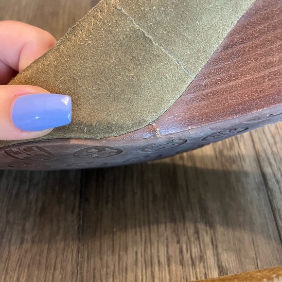 Tory Burch brown suede wedges - Picture 4 of 7